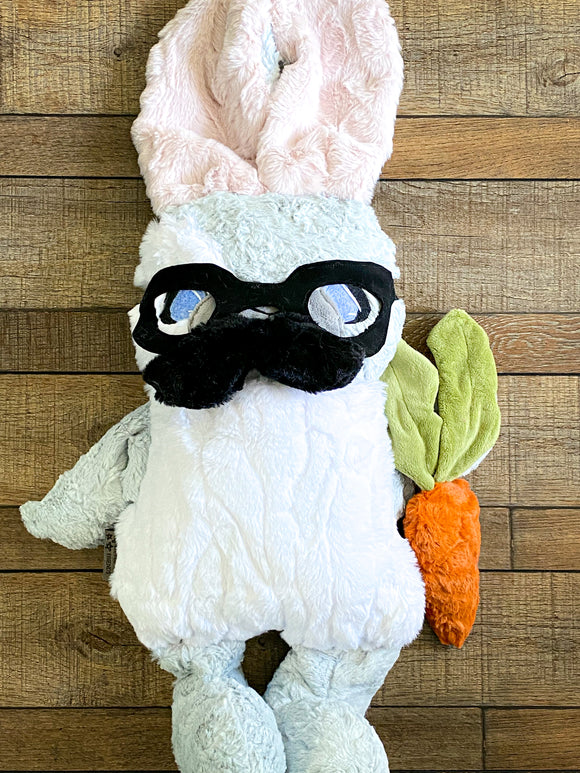 Easter Bunny incognito 🥸 with carrot